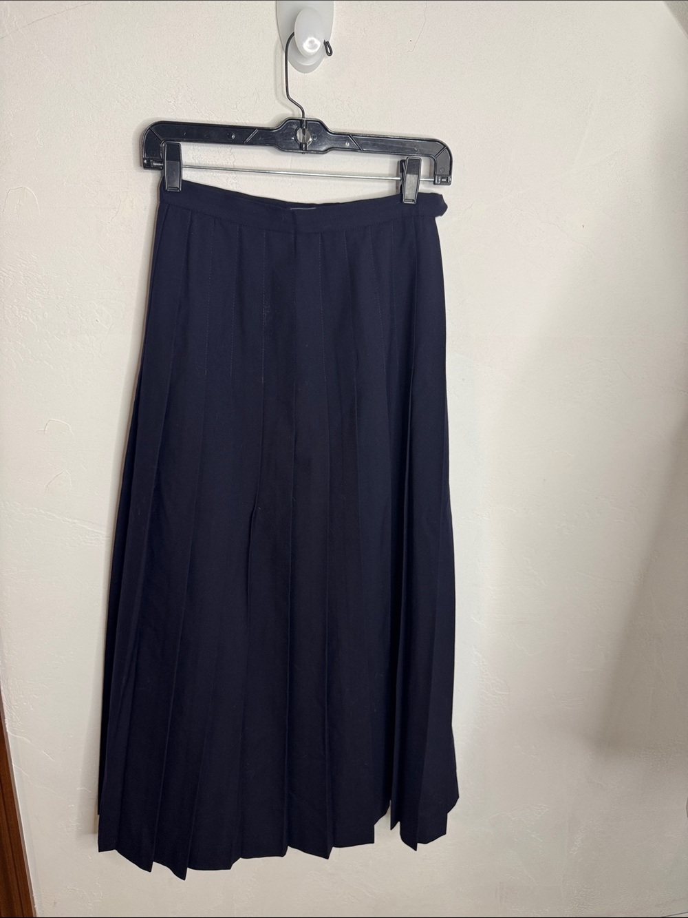 Burberry's Vintage Classic Navy Blue Pleated Midi Skirt Medium